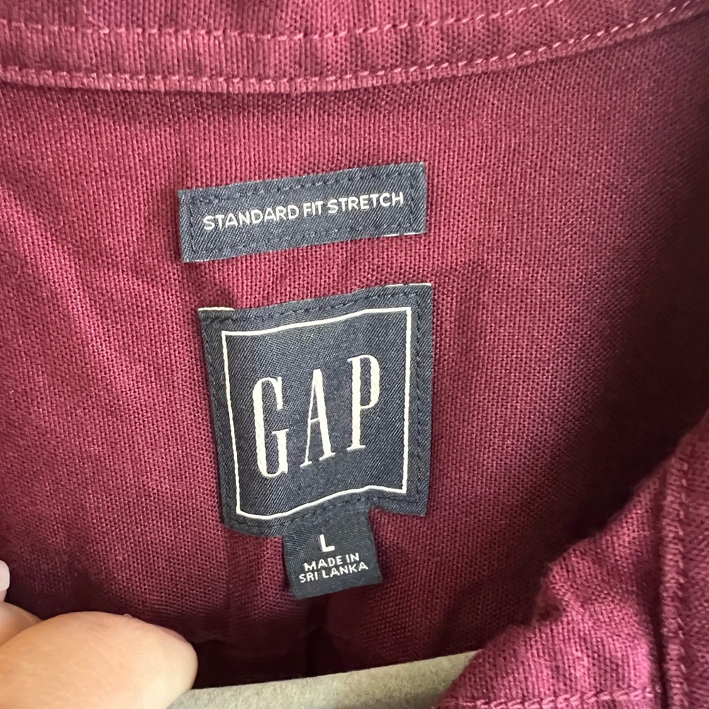 GAP Deep Red Button-Up Shirt size L - Picture 5 of 5
